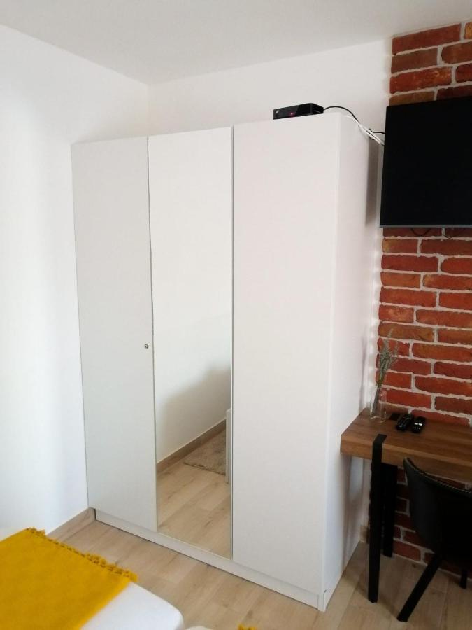 Evita Studio Apartment Карловац Екстериор снимка