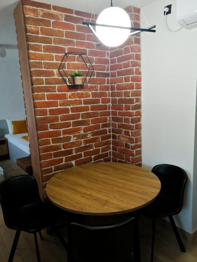 Evita Studio Apartment Карловац Екстериор снимка